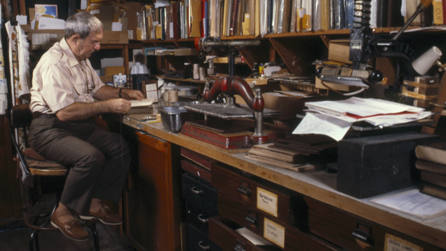 John Sinkankas（约翰·辛坎卡斯）工作台