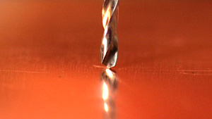 加工制作のヒント #1：ドリルビットを研ぐ方法