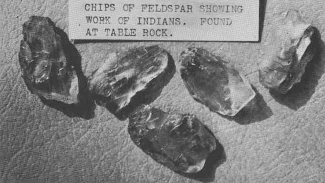 オレゴン州立大学の鉱物学部の出版物「Ore Pit」では、オレゴン州ジャクソンビル産の日長石コレクションの写真が掲載された。これらは、初期アメリカ先住民の日長石アーティファクトとして、博物館に展示されている。