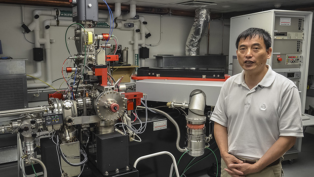 Dr. Jianhua Wangは、いくつかの非常に基本的な疑問への回答を追求している人です。