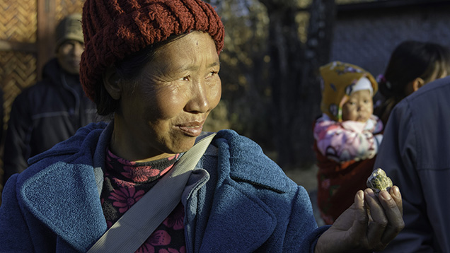 Trader offers rough peridot