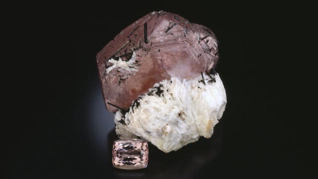 This impressive morganite crystal from the Serra do Urucum mine, Galileia, Minas Gerais, Brazil, is 11 cm high. The faceted stone is 84.88 carats. - Jeff Scovil