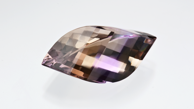 17.80 克拉紫黄晶