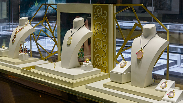 交易中心珠宝店