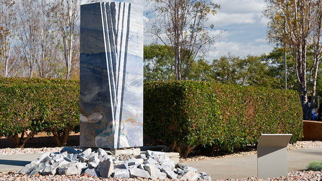 Munsteiner（明斯特因纳）创作的 Millennium（千禧年）