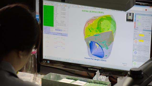 Sarin Galaxy 1000は、未加工ダイヤモンドの内包物をマッピングするための高速かつ効率的なシステムです。