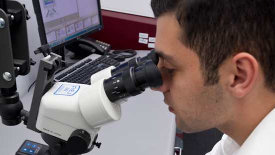 プロ品質の工具とワークステーション