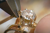 PE-_Landing_GraduateJeweler-216x142