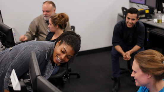 与来自世界各地的同学一起学习，分享你对设计和技术的热情。