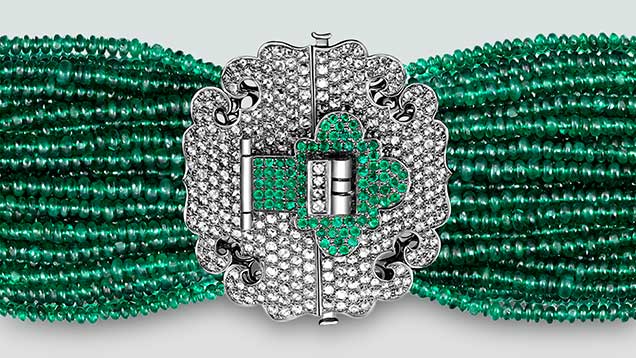 This diamond and emerald bracelet is from Dickson Yewn’s “Lock of Good Wishes” collection. The four corners of the lock panel are decorated with simplified bat patterns, which symbolize good luck and happiness in Chinese culture. The clasp is a realistic recreation of an ordinary gate lock from ancient China. The concept is typically used in baby jewelry to make the wearer feel blessed throughout life, and Yewn has successfully applied it to adult pieces. Photo courtesy of Dickson Yewn