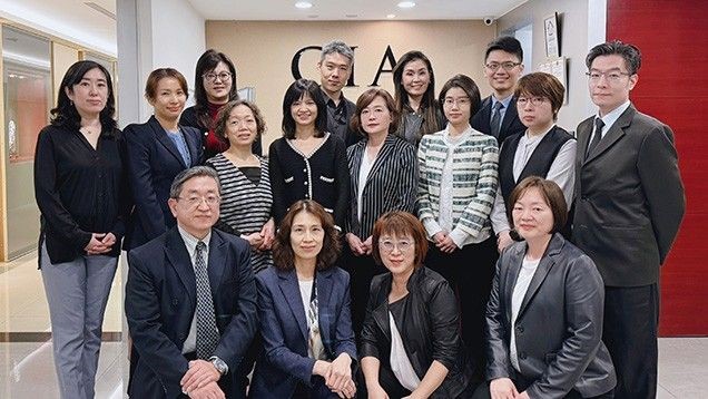 Learn hands-on from GIA instructors—industry veterans with real-world knowledge. 