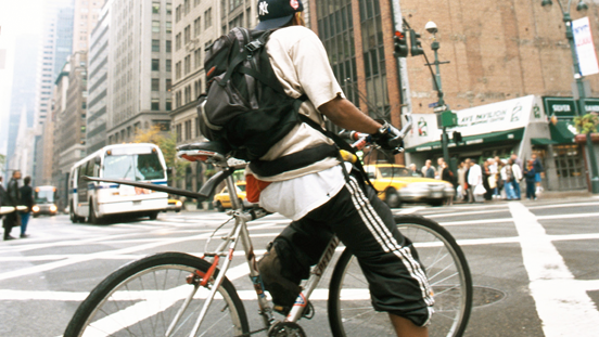 新しい自転車専用道路が設置され、クラスへ自転車で行ける。